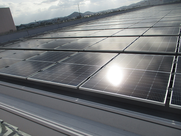 太陽光発電パネル