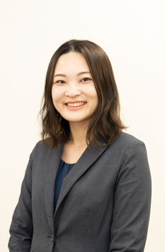 医薬事業部 新藤 優理花